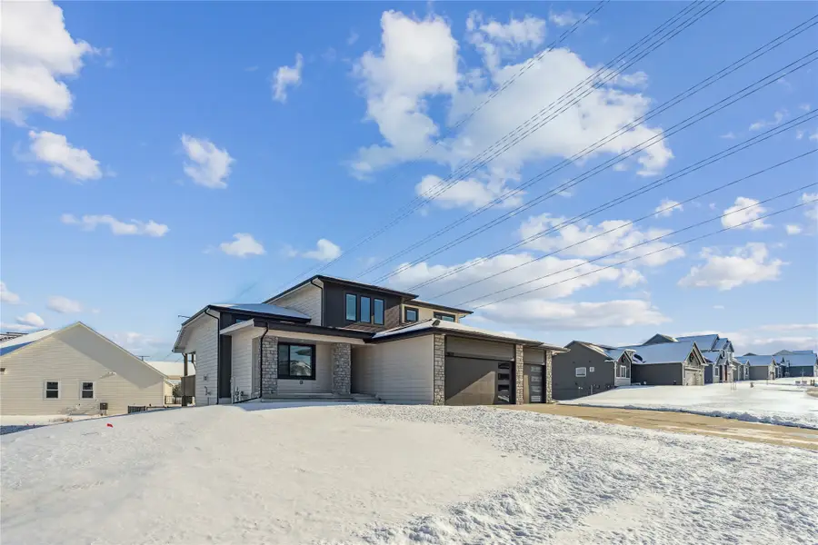 5627 163rd Street, Urbandale, IA 50323 - Image #3