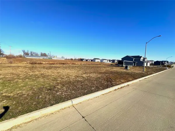 2709 Yordi Drive, Norwalk, IA 50211