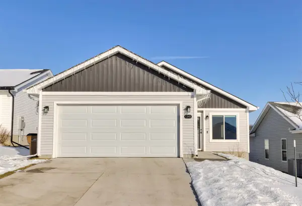 1345 Blazing Star Drive, Carlisle, IA 50047