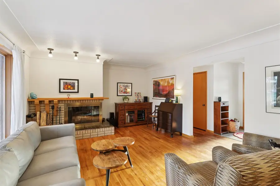 2725 Lynner Drive, Des Moines, IA 50310 - Image #3