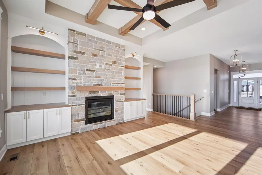 17400 North Valley Drive, Urbandale, IA 50323 - Image #2