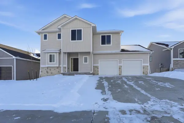 712 Plainside Avenue, Norwalk, IA 50211