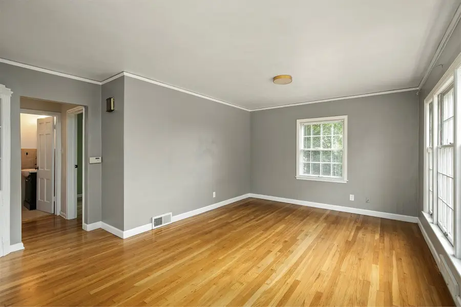 303 Virginia Avenue, Des Moines, IA 50315 - Image #2