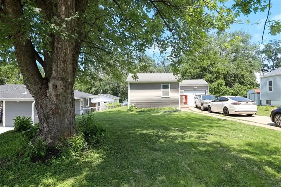 1002 King Avenue, Des Moines, IA 50315 - Image #2