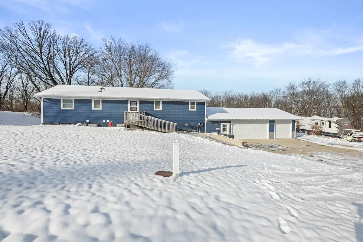 1075 Highway T17 Highway, Pella, IA 50219 - Image #1