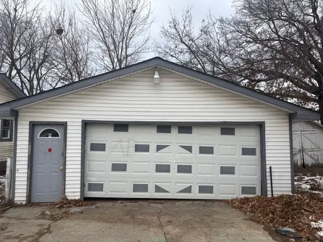 426 S 4th Avenue W, Newton, IA 50208 - Image #3