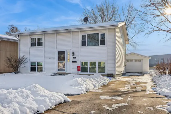 712 Garnet Drive, Ames, IA 50010