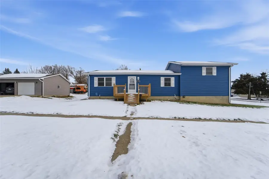 702 Beautiful Street, Tama, IA 52339 - Image #2