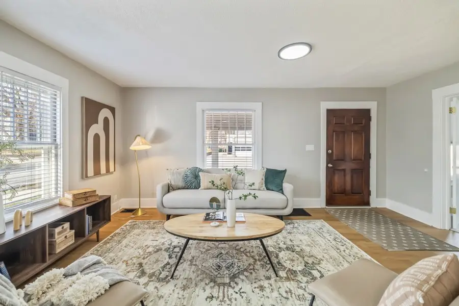 1242 Mckinley Avenue, Des Moines, IA 50315 - Image #3