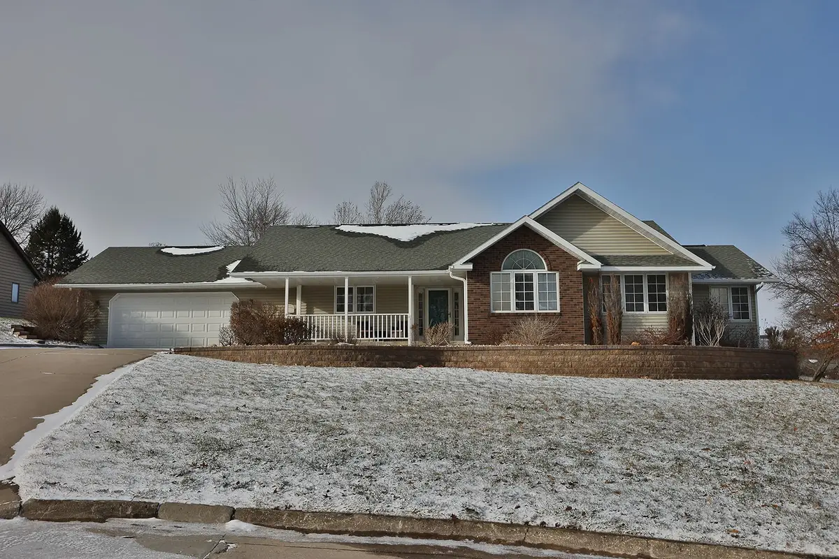 1102 Bruce Lane, Pella, IA 50219 - Image #1