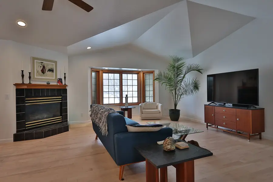 1102 Bruce Lane, Pella, IA 50219 - Image #3