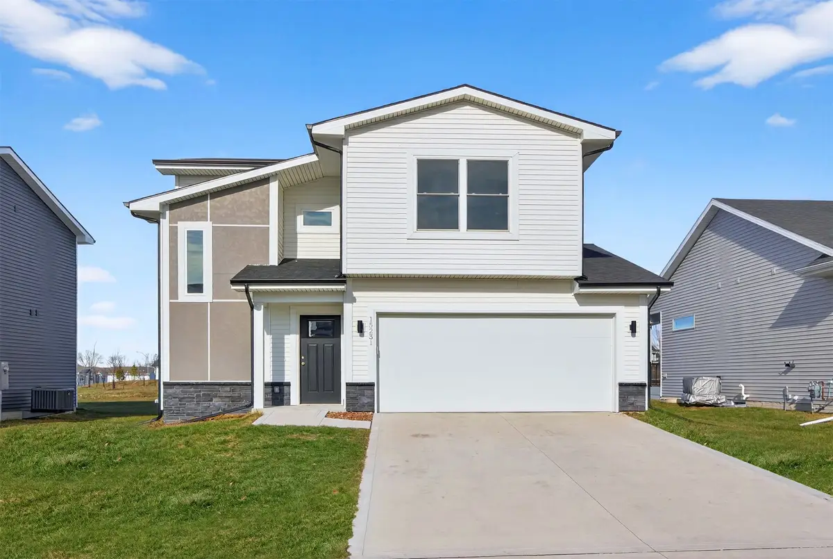 15231 Deerview Drive, Urbandale, IA 50323 - Image #1