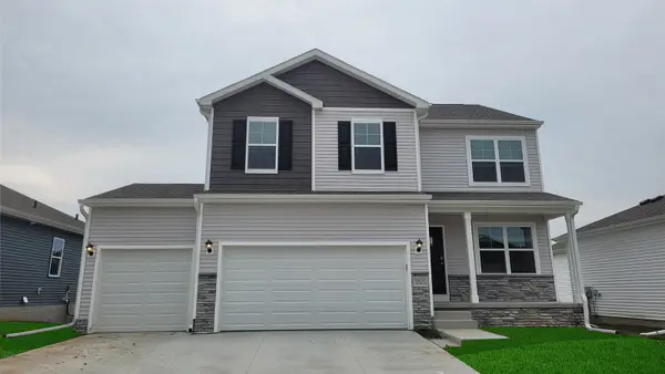 2925 Plum Drive, Norwalk, IA 50211