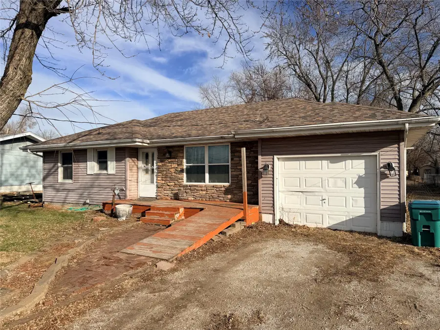 5027 NE 3rd Street, Des Moines, IA 50313 - Image #2