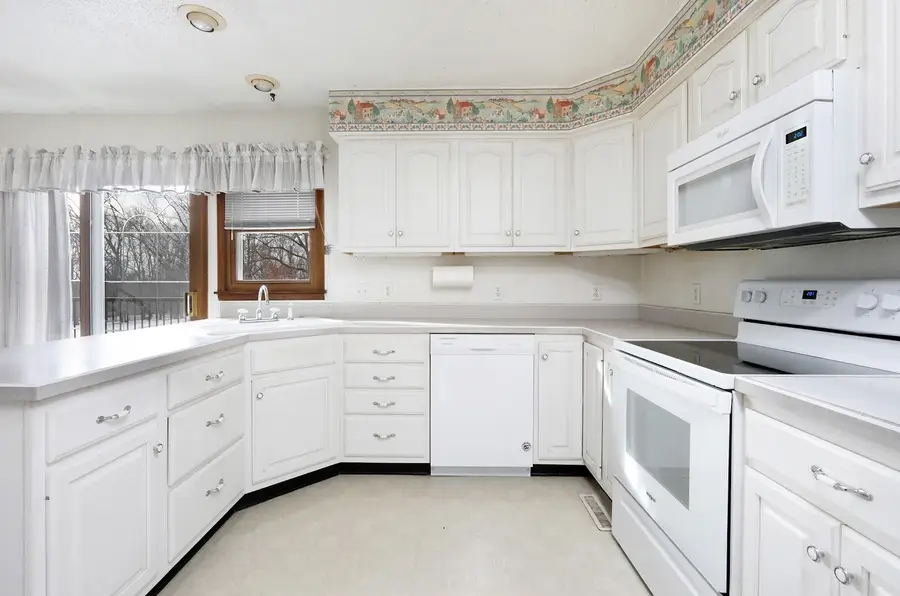 2390 Sand Road, Marshalltown, IA 50158 - Image #2