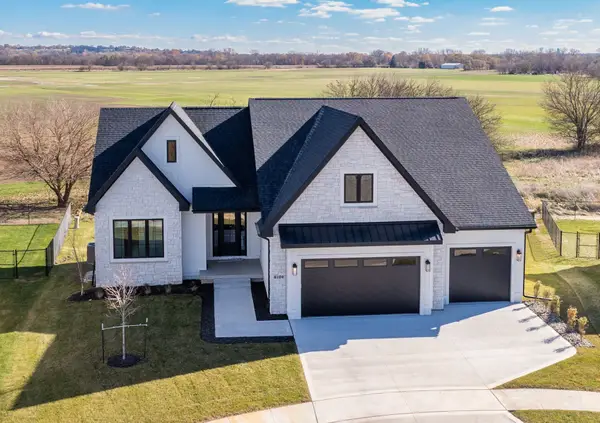 8109 Buckley Street, Johnston, IA 50131