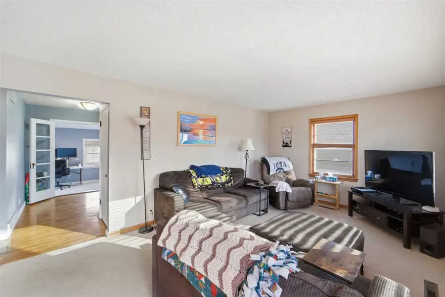 5909 Forest Avenue, Des Moines, IA 50311 - Image #2