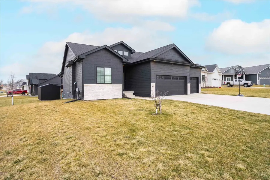 401 Oakford Lane, Polk City, IA 50226 - Image #2
