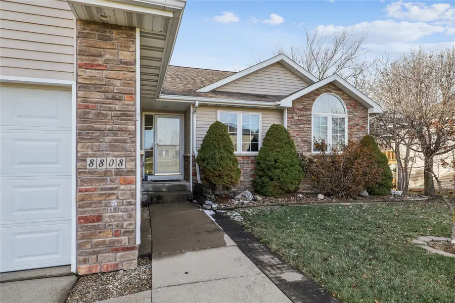 8808 Daybreak Road, Johnston, IA 50131 - Image #2