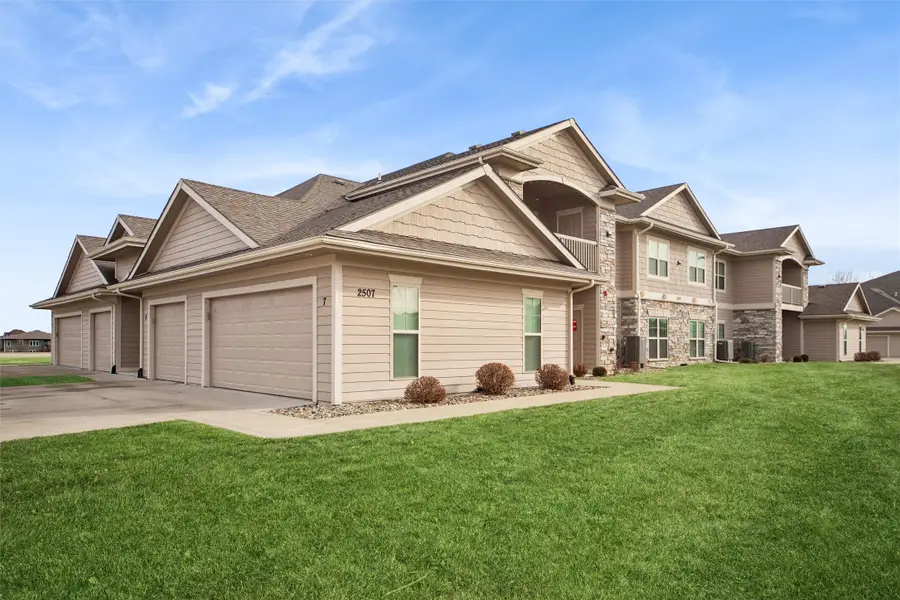 2507 NE Oak Drive #7, Ankeny, IA 50021 - Image #2