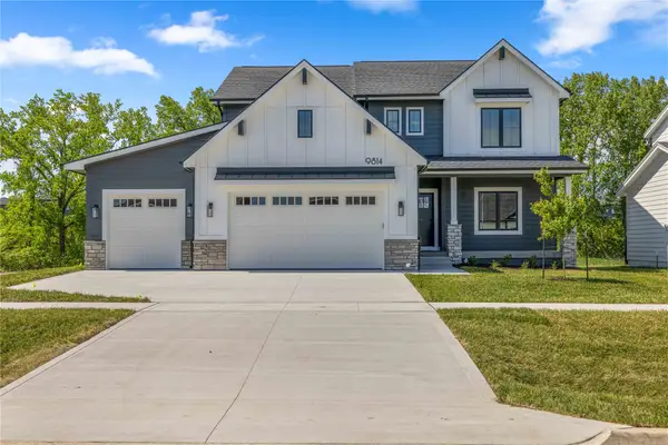 9814 Watermeadow Circle, Johnston, IA 50131