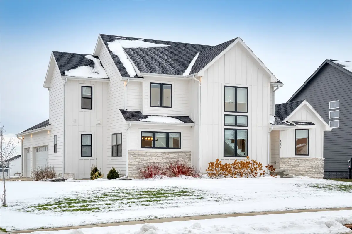 5204 149th Street, Urbandale, IA 50323 - Image #1