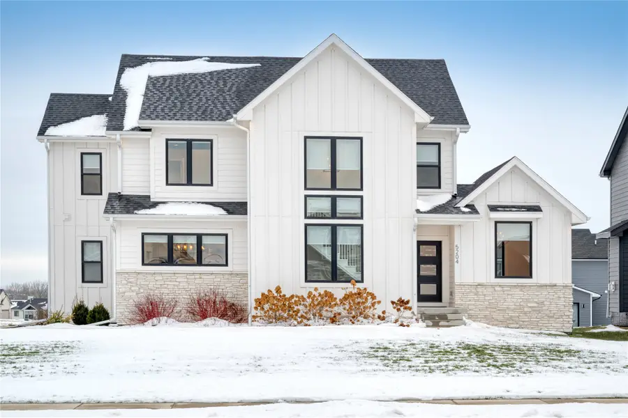 5204 149th Street, Urbandale, IA 50323 - Image #2