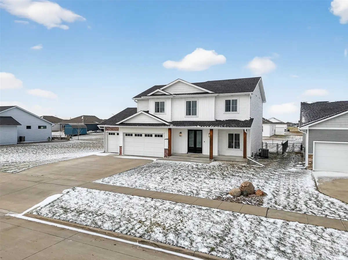 3338 9th Avenue Sw, Altoona, IA 50009 - Image #1