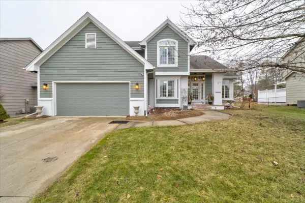 14006 Buena Vista Drive, Urbandale, IA 50323