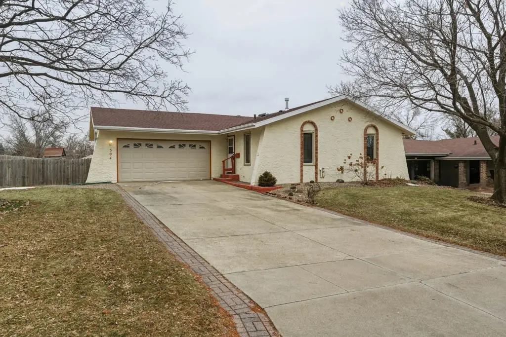 504 Thomas Drive, Marshalltown, IA 50158 - Image #1