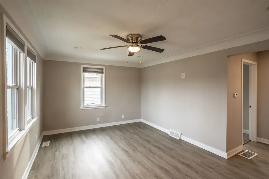 2204 Lay Street, Des Moines, IA 50317 - Image #2