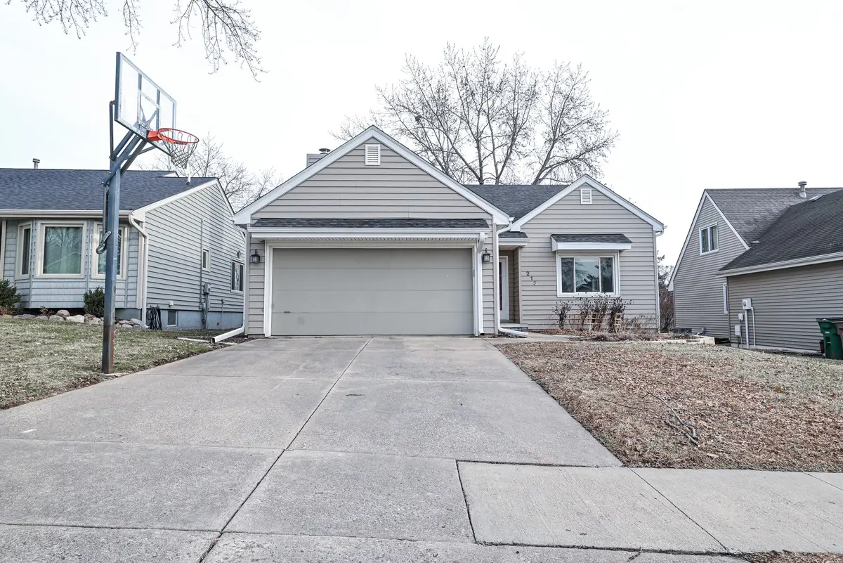 213 24th Street, West Des Moines, IA 50265 - Image #1