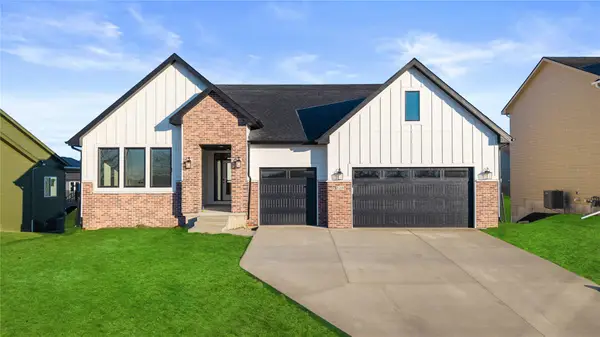 335 NW Red Oak Drive, Waukee, IA 50263