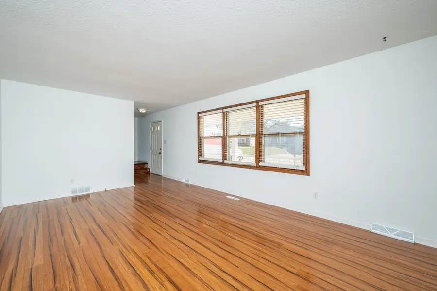 7613 Prairie Avenue, Urbandale, IA 50322 - #3