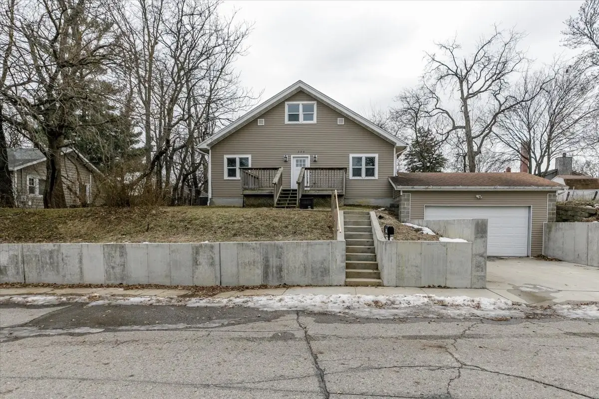 720 Pleasant View Drive, Des Moines, IA 50315 - Image #1