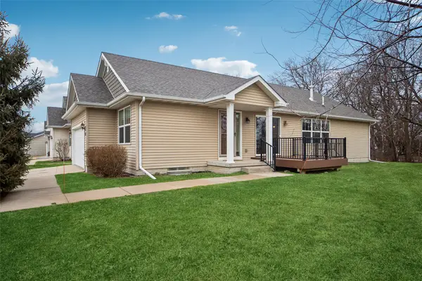 10011 N Glenstone Court, Johnston, IA 50131