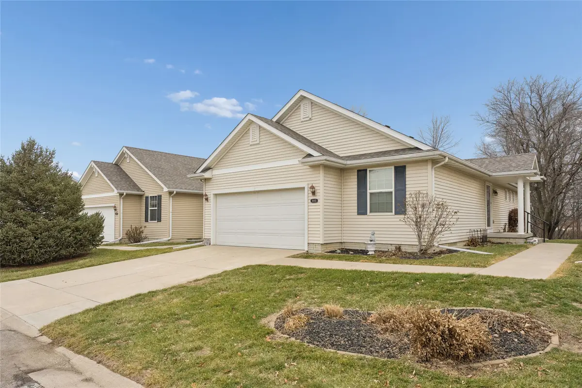 10015 N Glenstone Court, Johnston, IA 50131 - Image #1