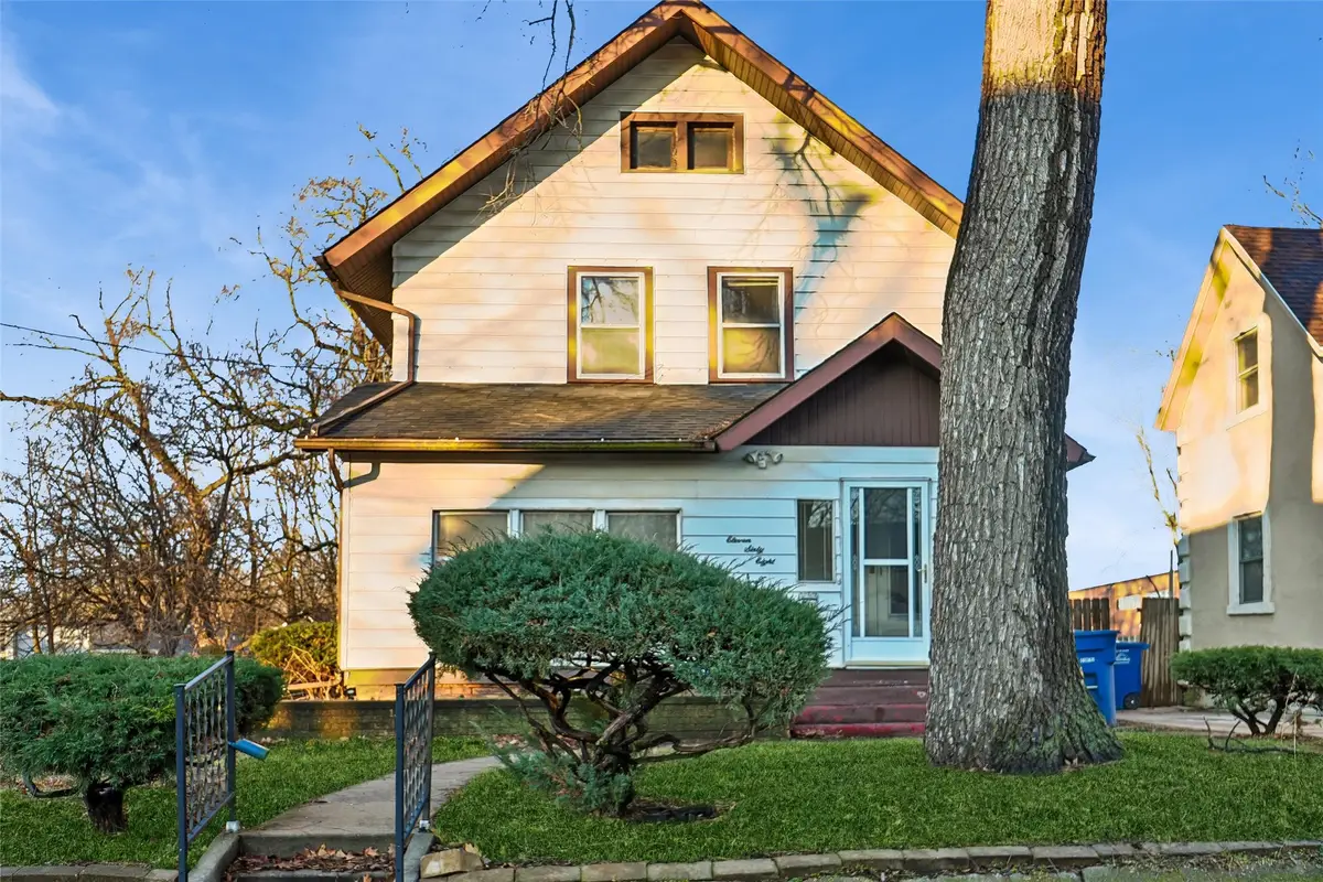 1168 11th Street, Des Moines, IA 50314 - #1