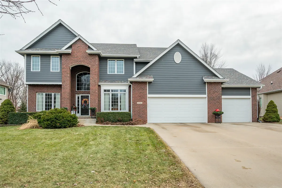 9318 Huntington Circle, Johnston, IA 50131 - Image #1