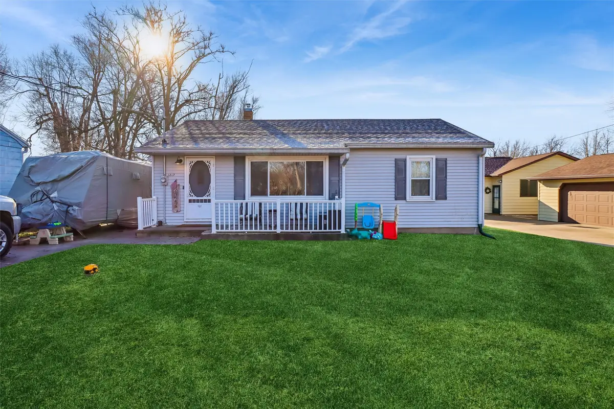 1217 Monroe Drive, Newton, IA 50208 - Image #1
