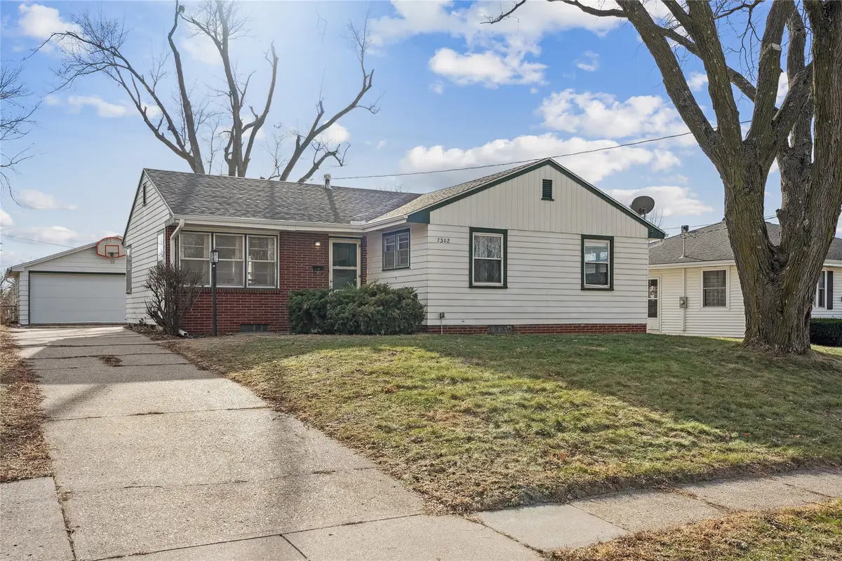 7302 Beechwood Drive, Urbandale, IA 50322 - Image #1