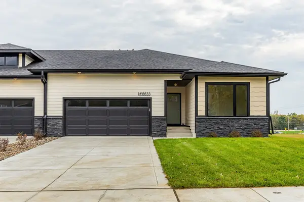 6633 River Bend Drive, Johnston, IA 50131