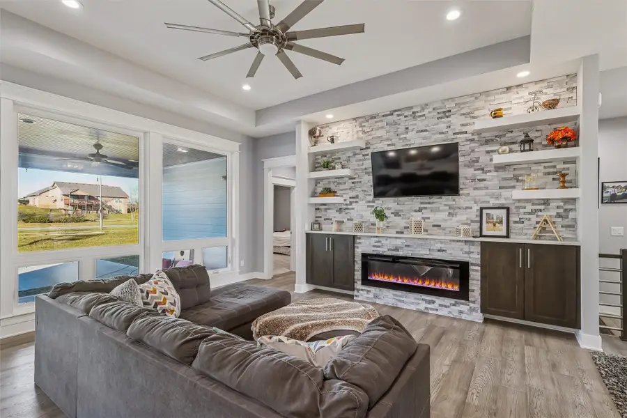 8867 Scarlet Drive, West Des Moines, IA 50266 - Image #2