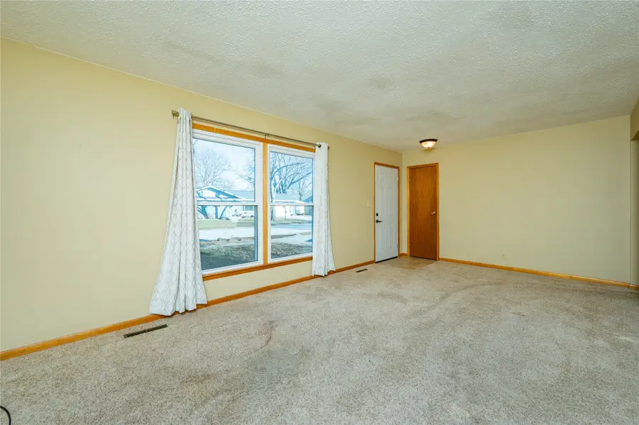 1022 W Washington Street, Winterset, IA 50273 - Image #2