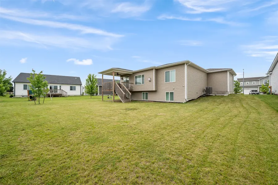 5397 Brook View Avenue, Des Moines, IA 50317 - Image #2