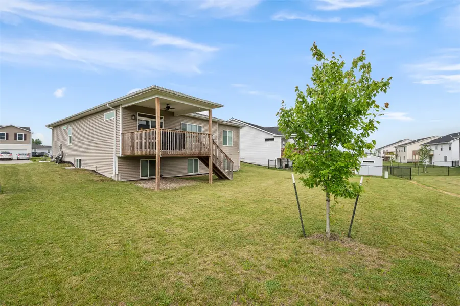 5397 Brook View Avenue, Des Moines, IA 50317 - Image #3