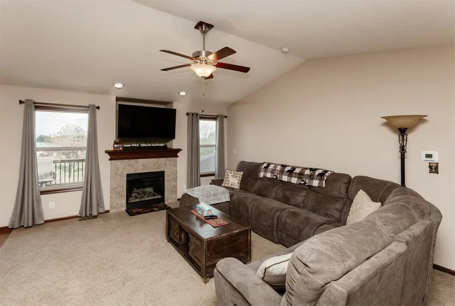 6984 Redbud Court, Pleasant Hill, IA 50327 - Image #3
