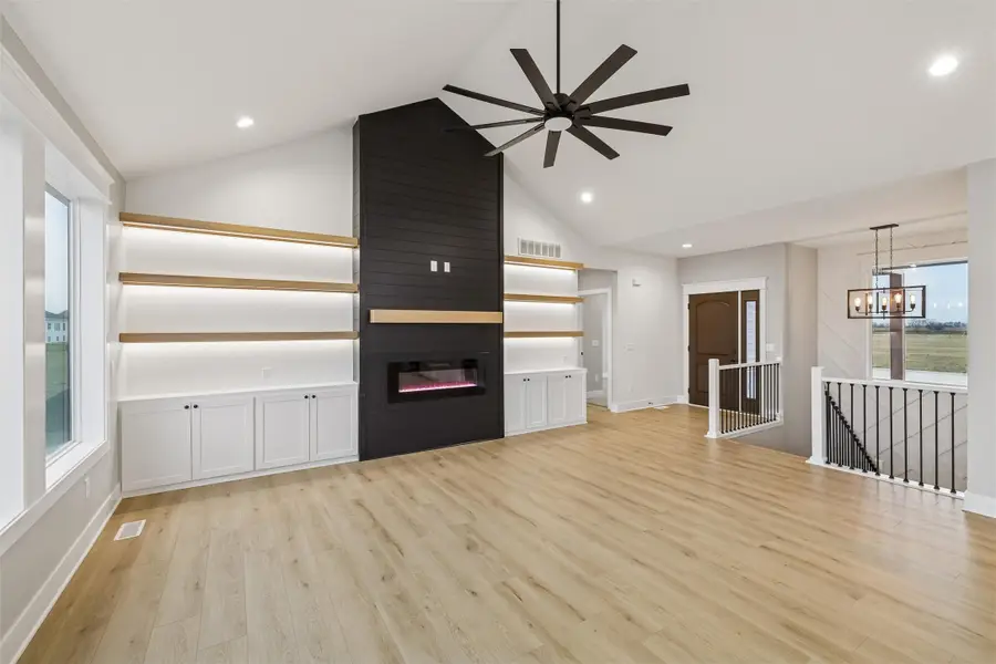 1201 Lakeview Circle Nw, Bondurant, IA 50035 - #3