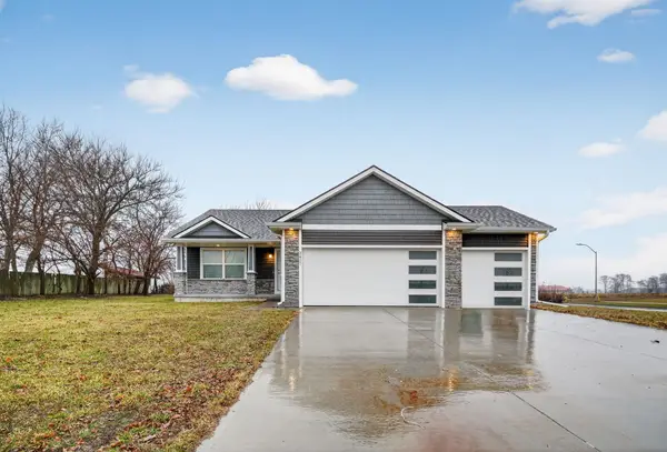 2417 Merle Huff Avenue, Norwalk, IA 50211