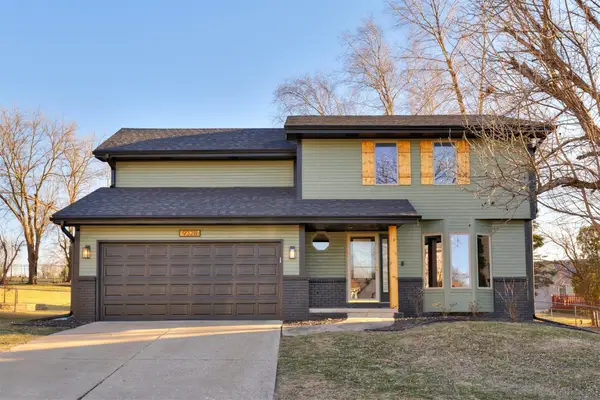 9328 Parkside Lane, Urbandale, IA 50322